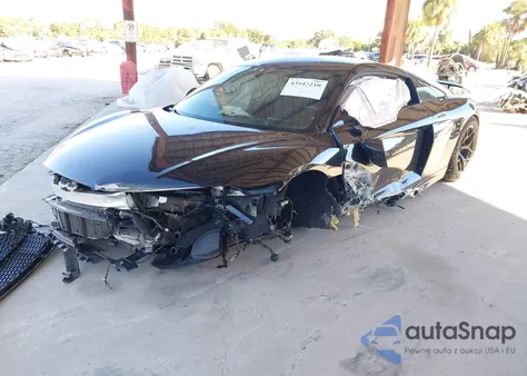 2017 Audi R8 5.2 V10 Plus из США, поврежденный, VIN WUAKBAFX1H7905026